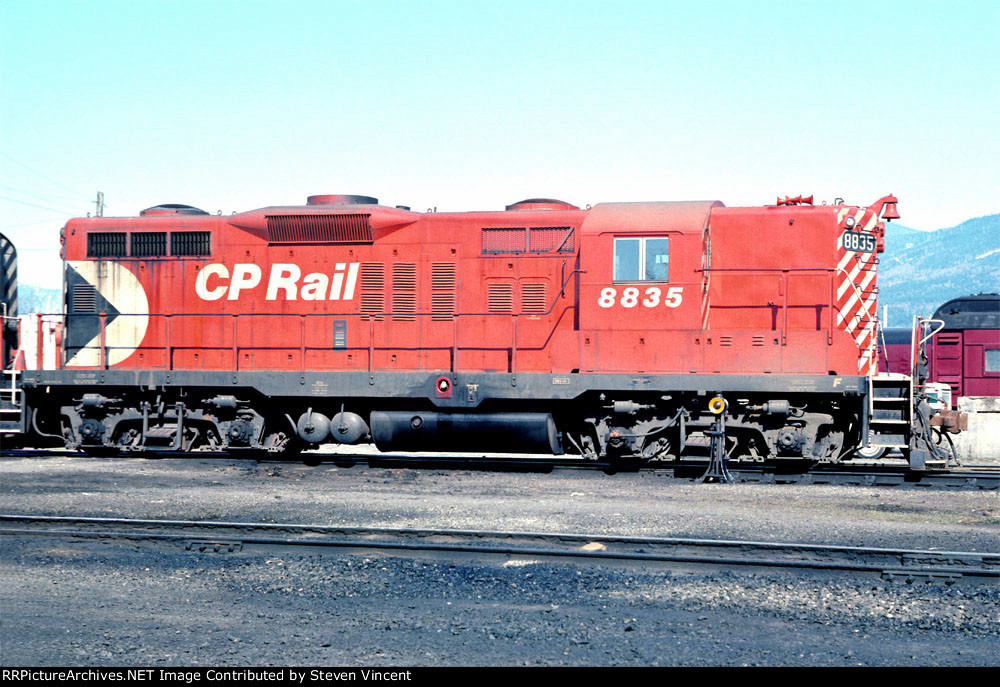 CP Rail GMD GP9 #8835